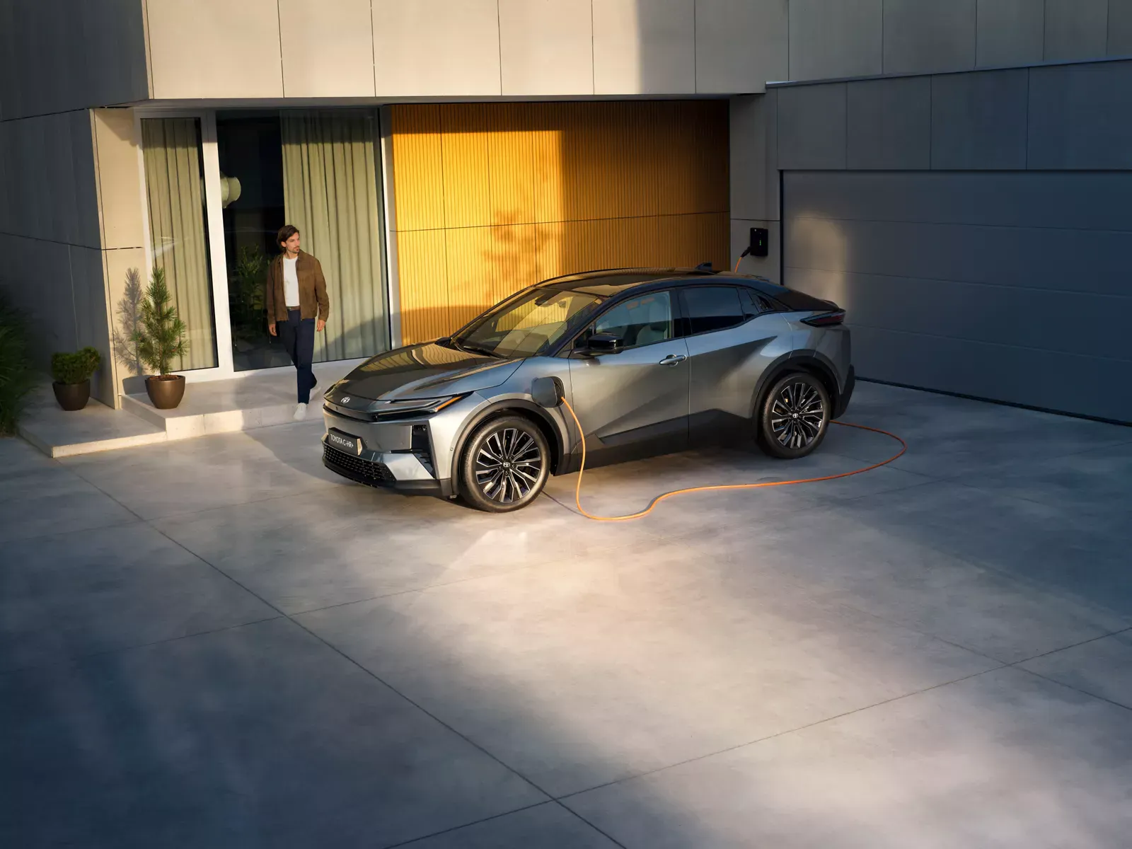 Toyota C-HR+ Executive Panorama 77 kWh AWD Grey pack 7