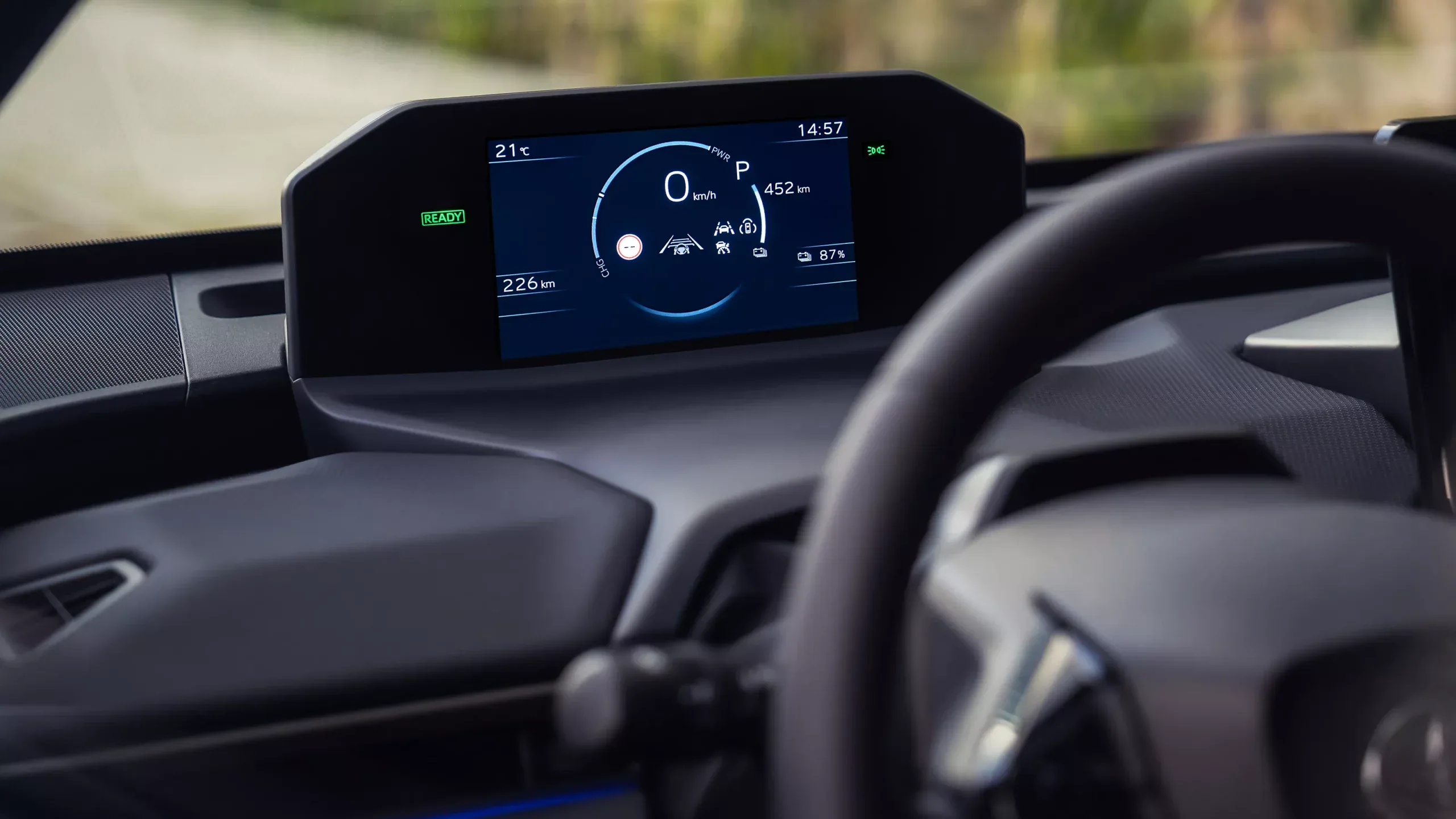 Toyota bZ4X Executive Bitone 6