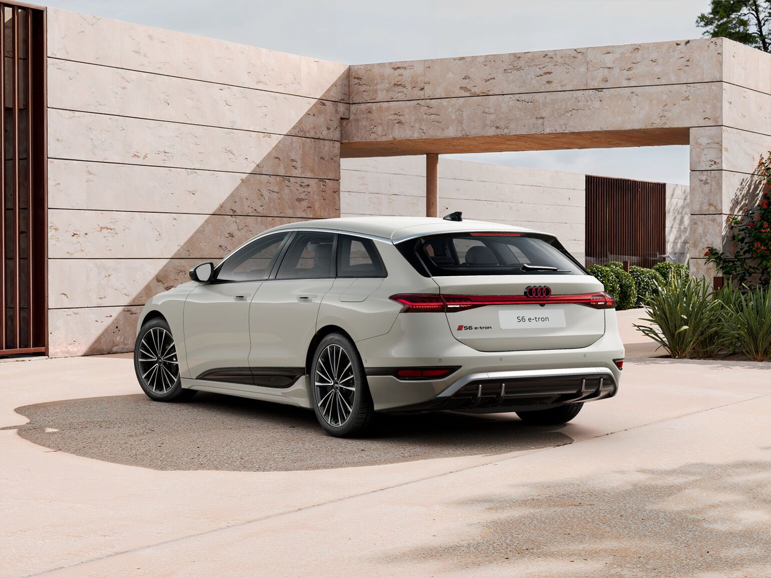 Audi S6 Avant e-tron 5