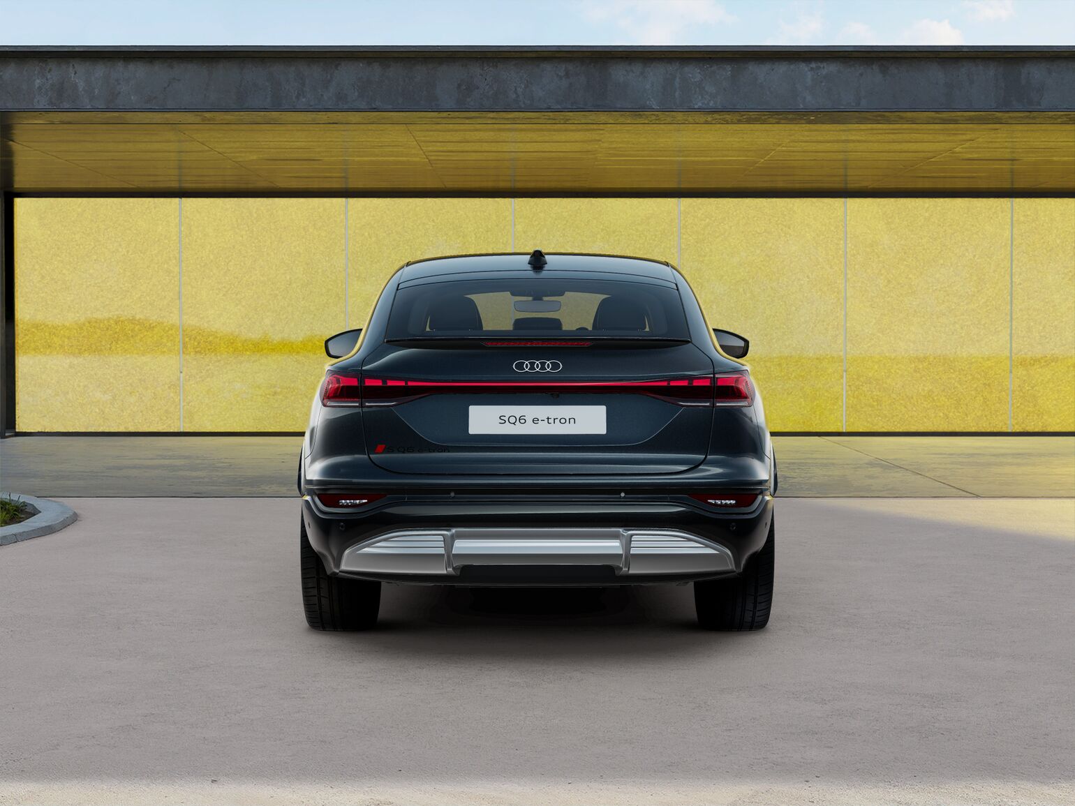 Audi SQ6 Sportback e-tron quattro 4
