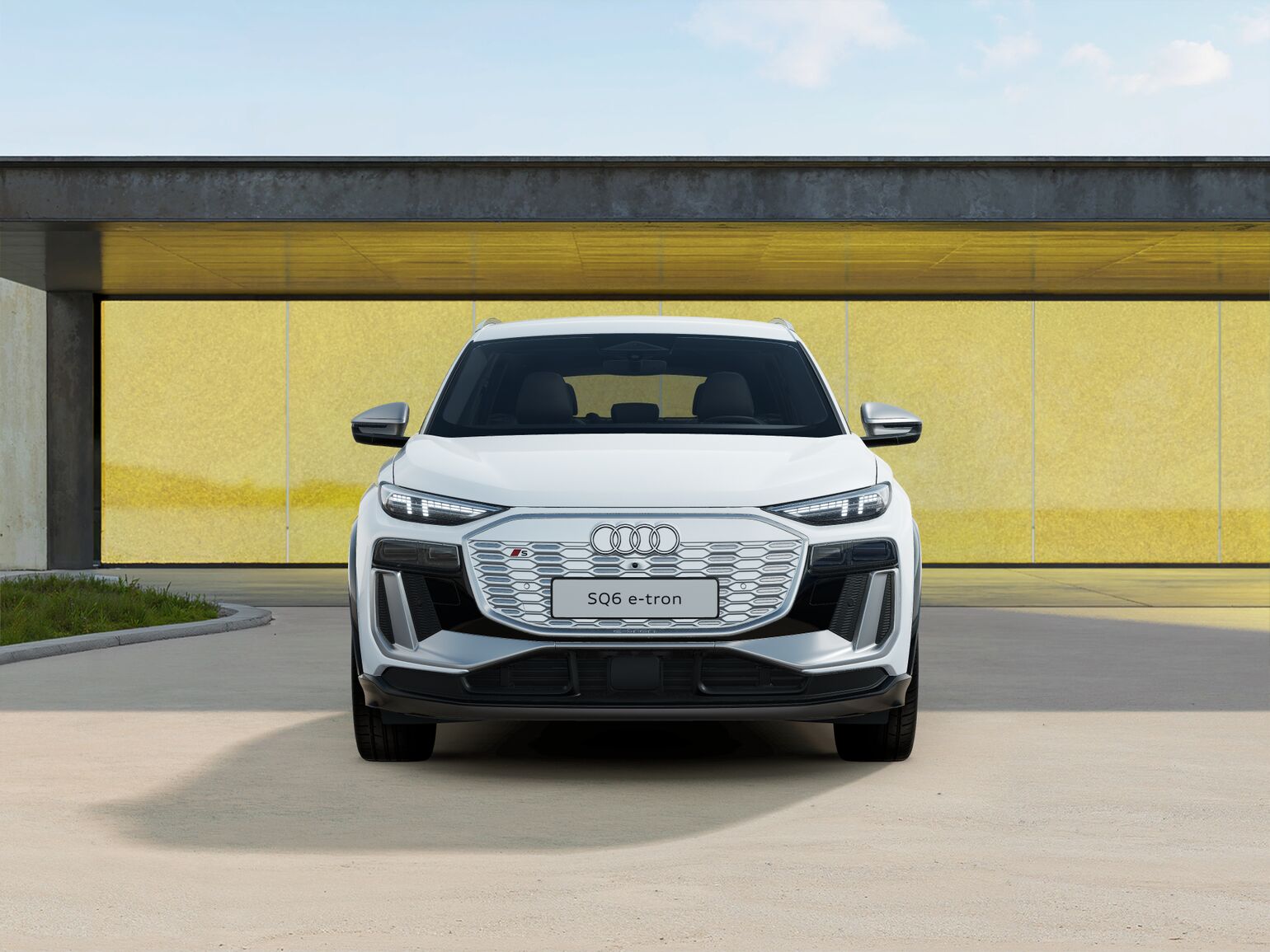 Audi SQ6 e-tron quattro 4