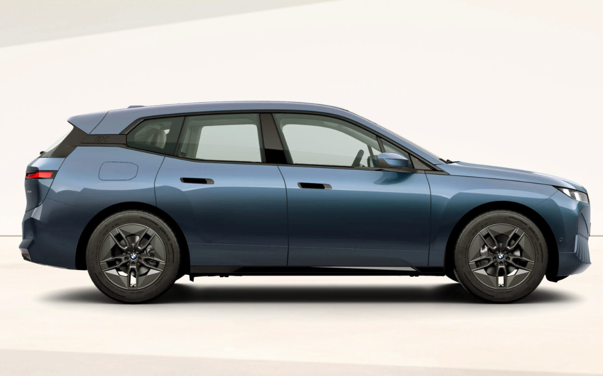 BMW iX M70 xDrive 2