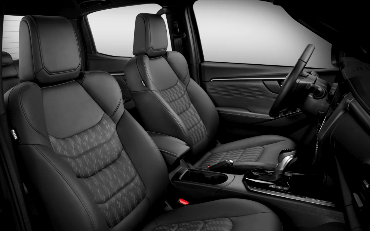 Isuzu D-MAX 4-doors Black Edition 4