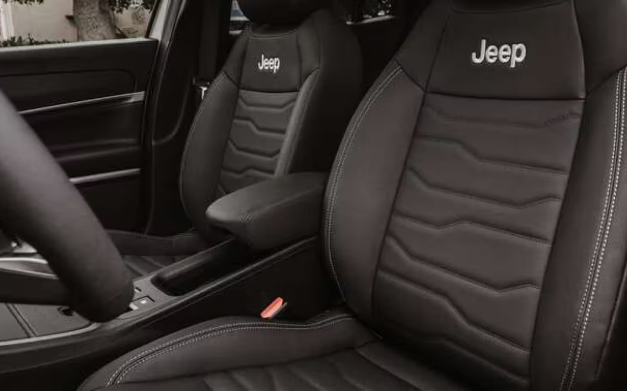 Jeep Avenger SUMMIT 9