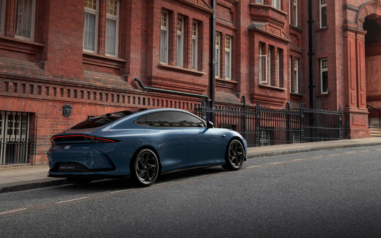 MG IM5 AWD 100 kWh 9