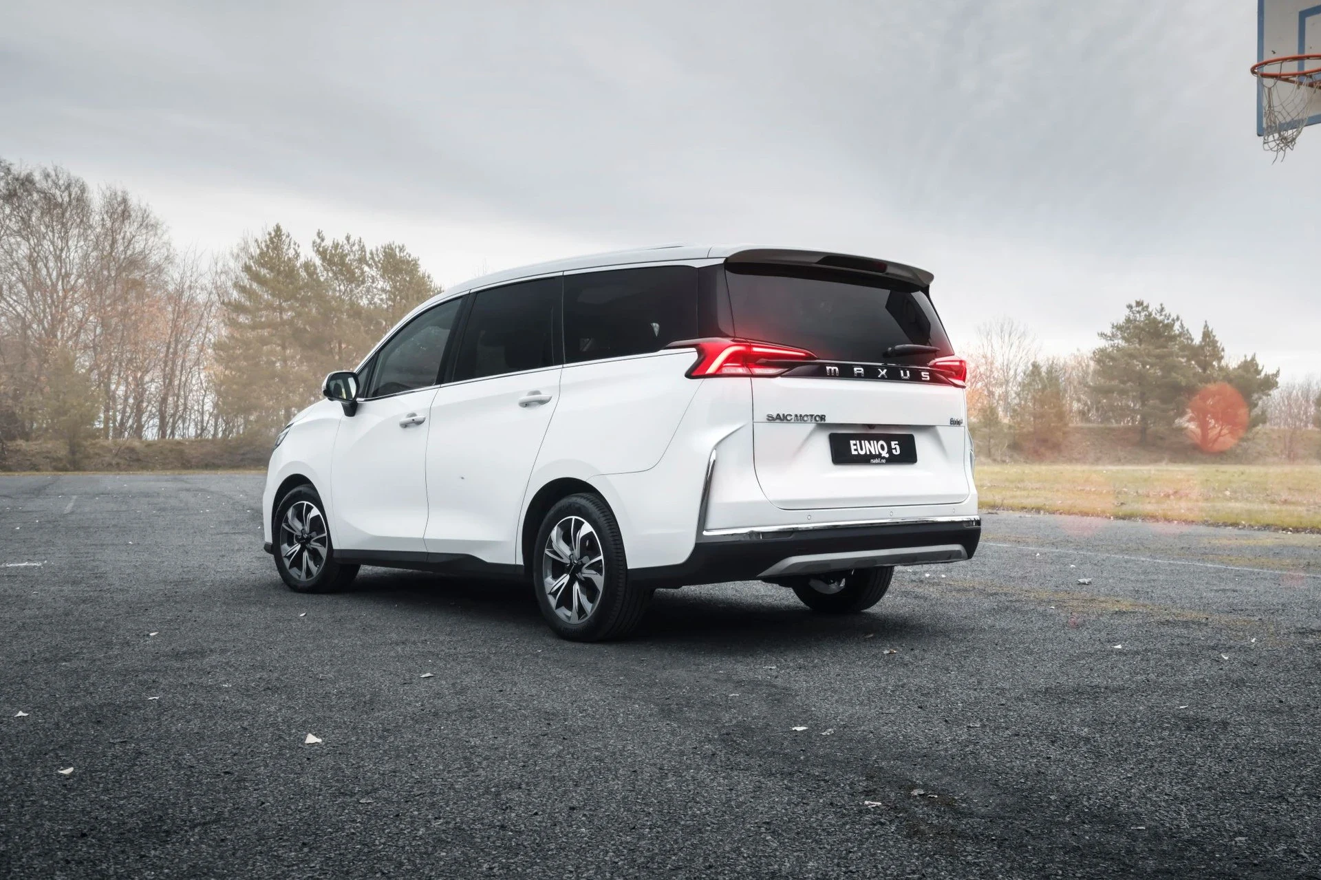 Maxus Euniq5 Executive 7-seter 4