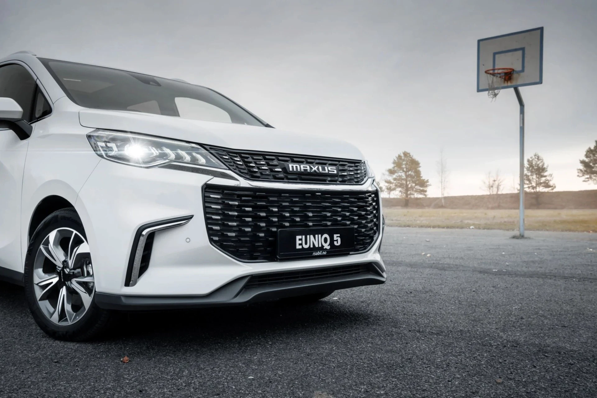 Maxus Euniq5 Executive 7-seter 3