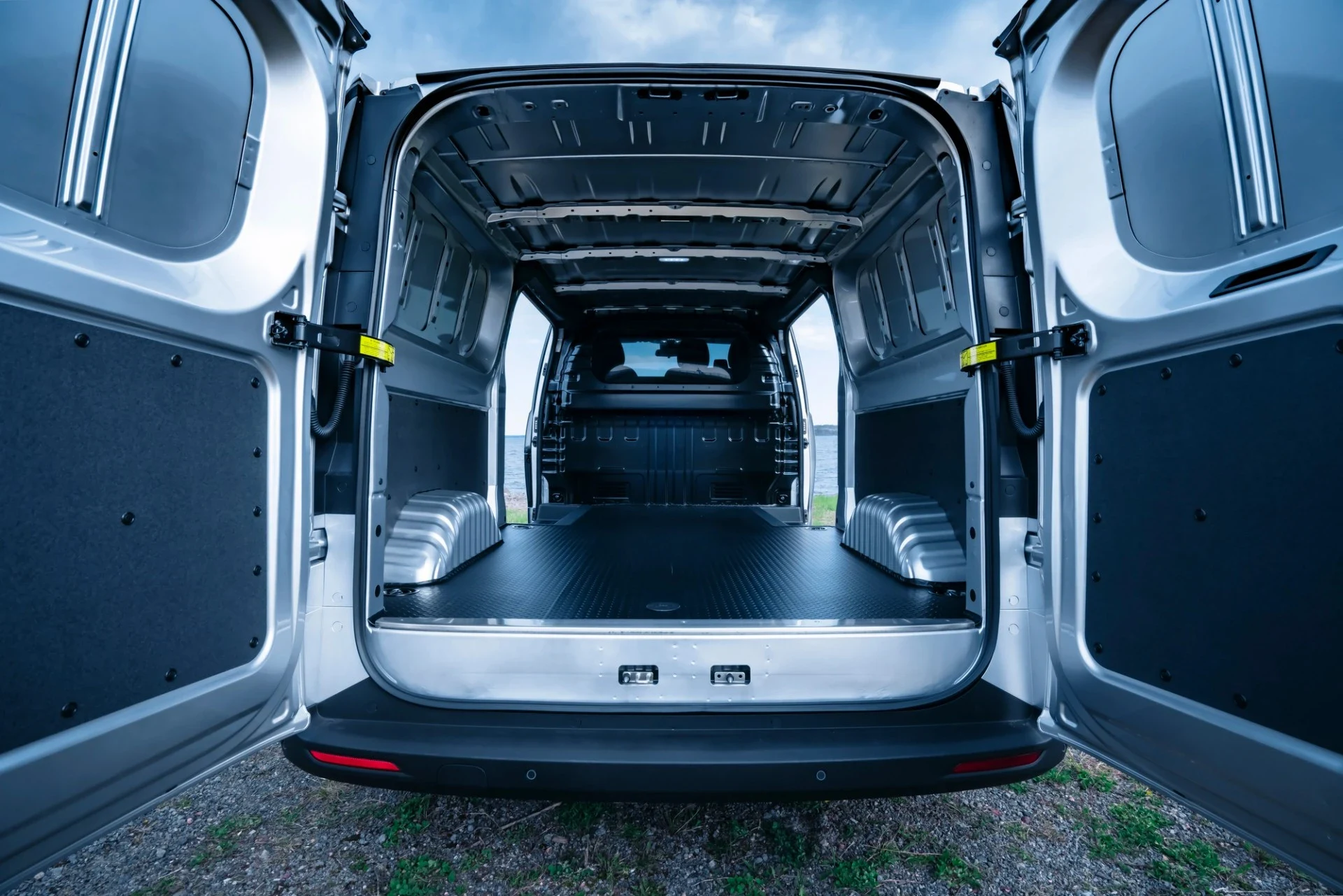 Maxus e-Deliver 7 6,7m3 88kWh 4x4 10