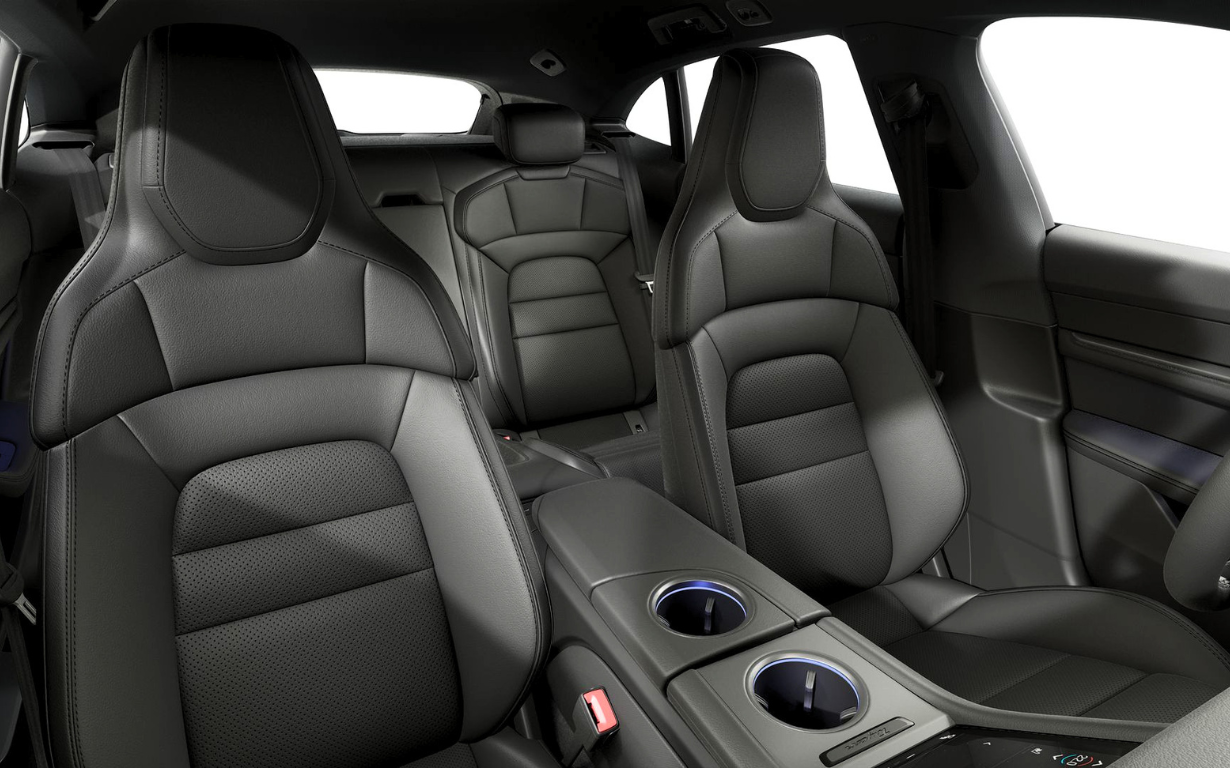 Porsche Taycan 4S Cross Turismo 8