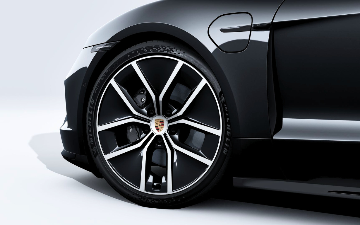 Porsche Taycan Black Edition 7