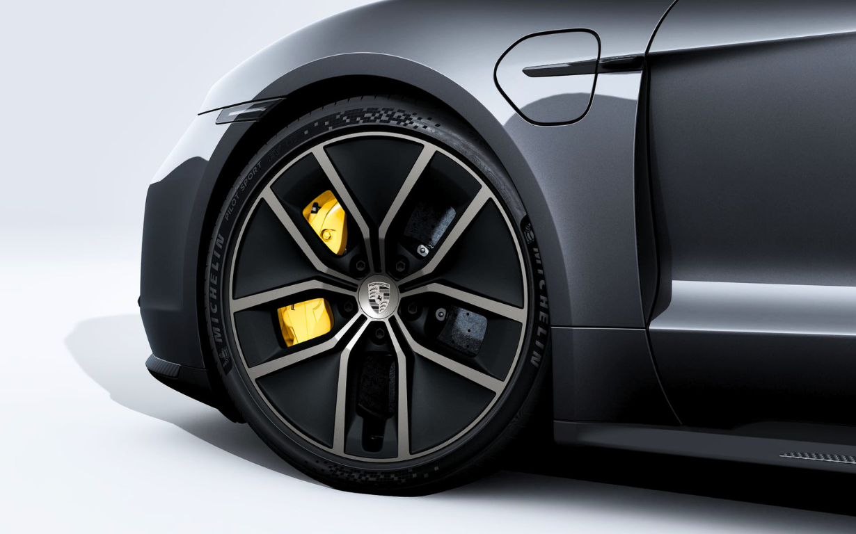 Porsche Taycan Turbo S 6