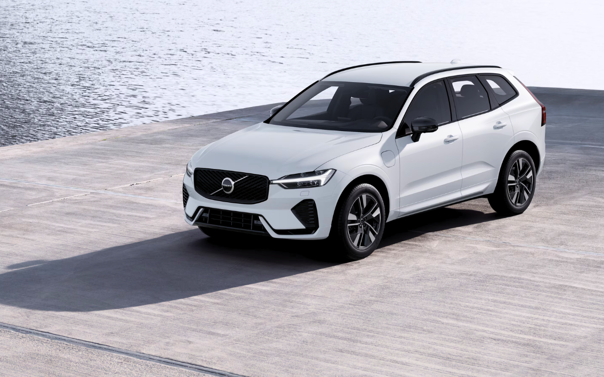 Volvo XC60 Plus T6 AWD Ladbar Hybrid 6