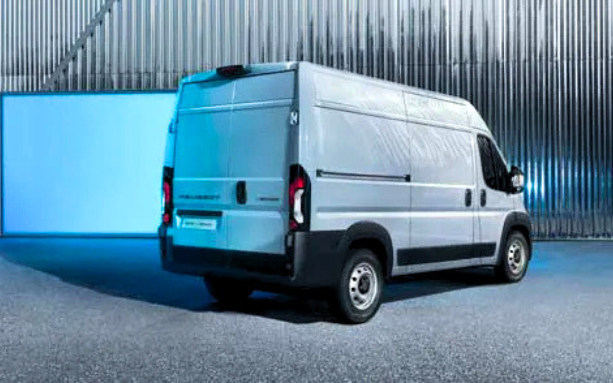 Peugeot Master E-Boxer L3 H2 6