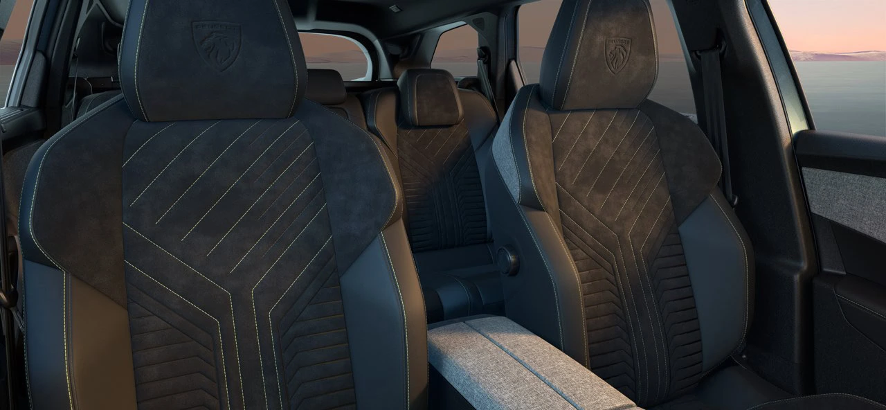Peugeot E-5008 Allure 4
